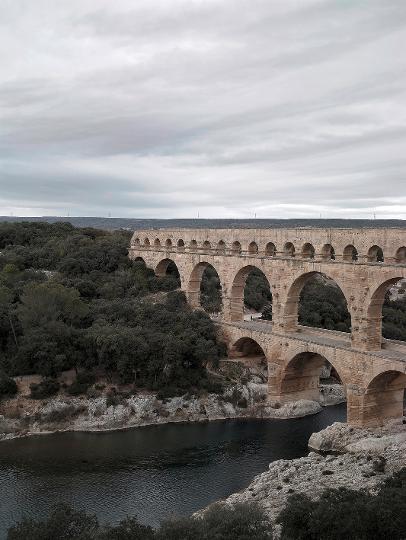 Pont du Gard, Vers-Pont-du-Gard