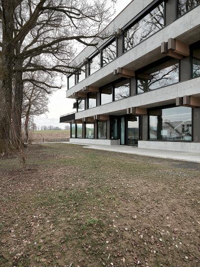 Büro- und Laborgebäude. Sempach Station